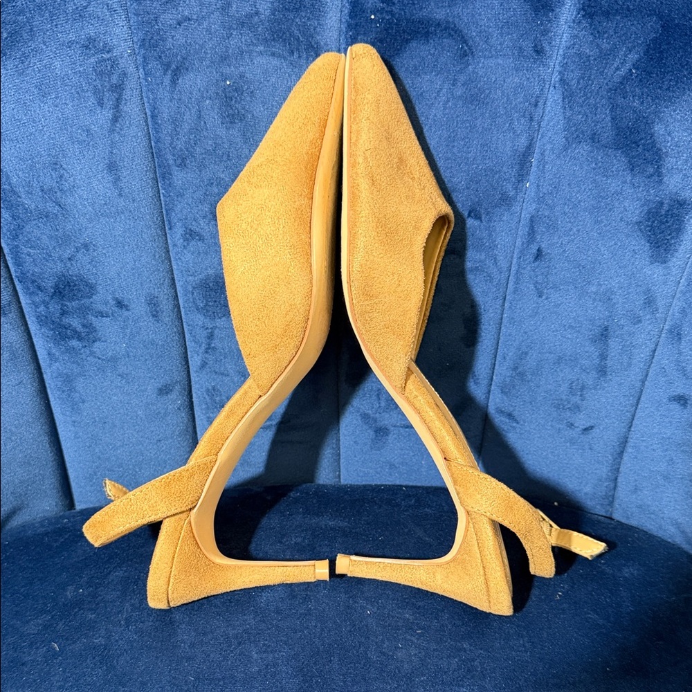 Cushionaire Petula Beige Faux Suede Slingback Heels Women’s Size 8 - Picture 5 of 7